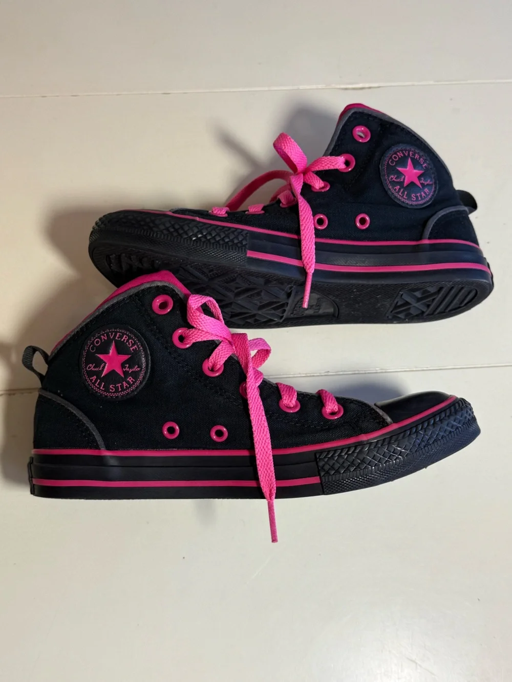 Converse Chuck Taylor All Star Static Mid Top sneakers Kids Size 3